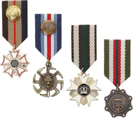 4PCS Military Medal Brooch Pins, Retro Vintage Crown Metal Fake Metal Geometric Brooch for Men Badge, Soldier Patriot US Officer Army Uniform Costume Ribbons Epaulets Coat Jacket