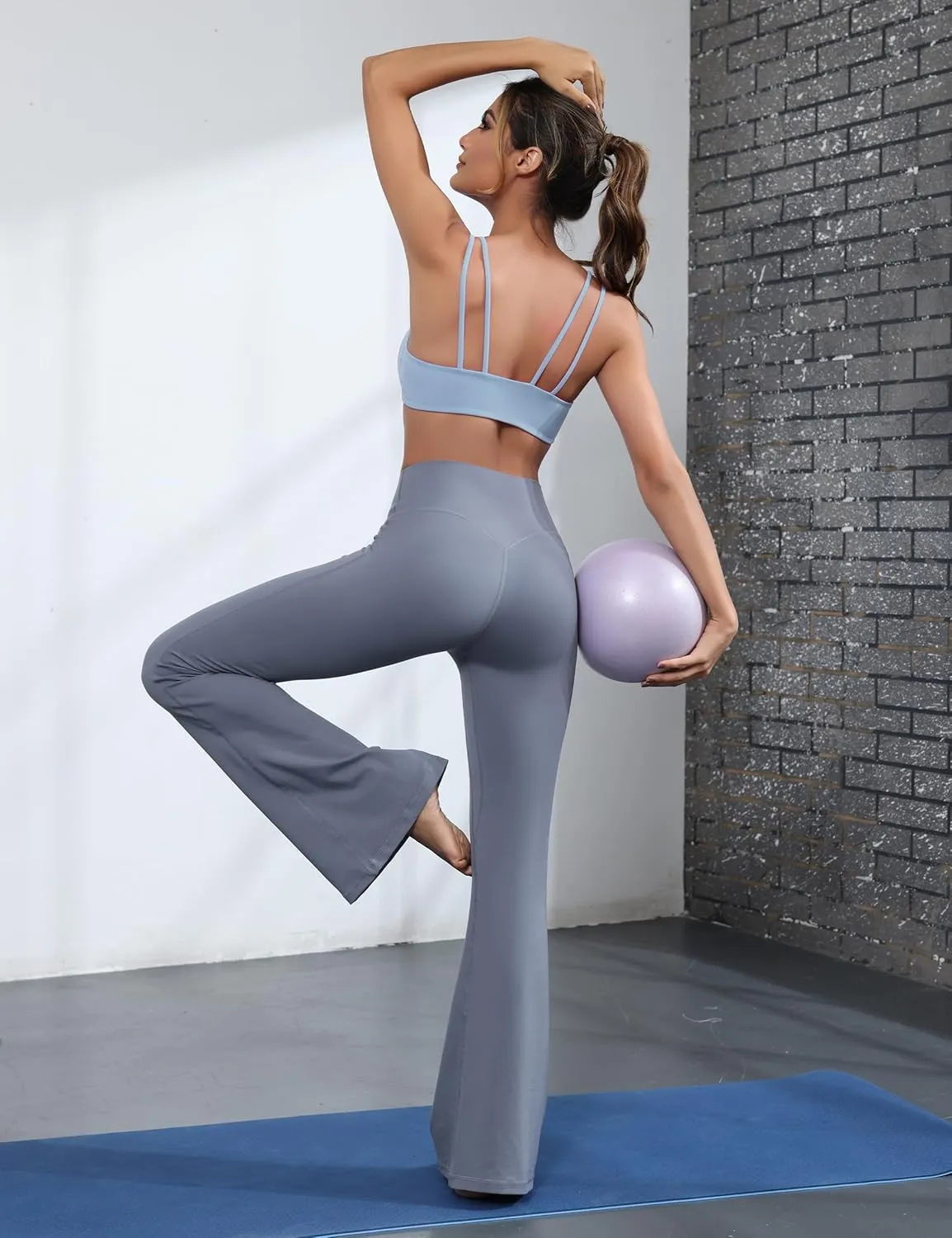 Yoga Sports Workout Bras for Women Seamless Molded Cup Spaghetti Double Strap Bra Wirefree Scoop Neck Tank Top Bras